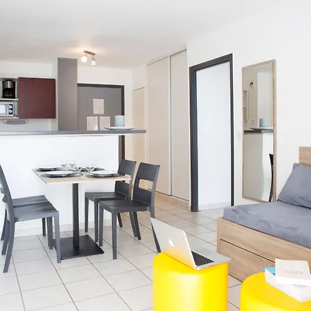 Zenitude Hôtel-résidences La Versoix Hotel Divonne-les-Bains