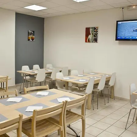 Zenitude Hôtel-résidences La Versoix Hotel 3*