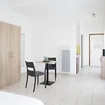 Отель Comfort La Versoix 3*